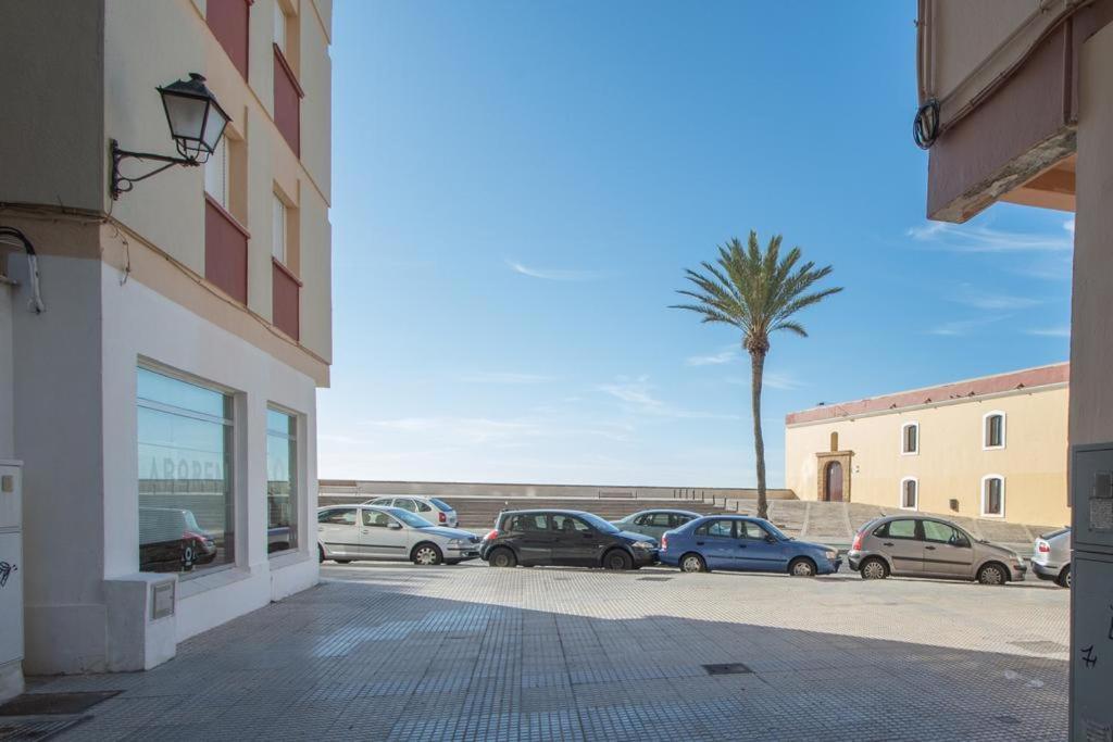 Apartamento Fenicia Con Aparcamiento Incluido Vistas Al Mar Cadiz Bagian luar foto